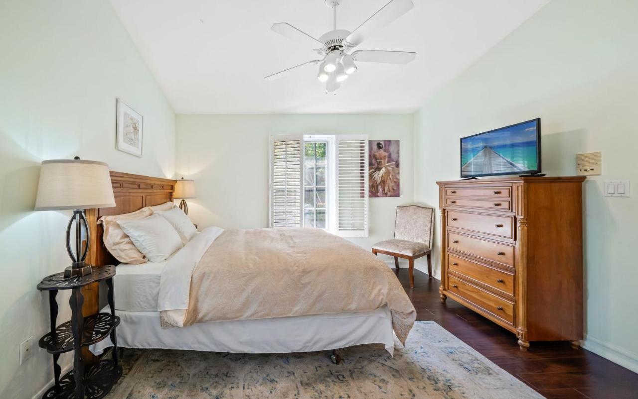 Hollywood Hills Homestay لوس أنجلوس المظهر الخارجي الصورة