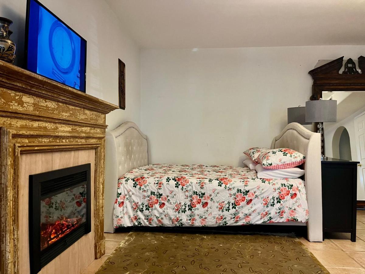 Hollywood Hills Homestay لوس أنجلوس المظهر الخارجي الصورة
